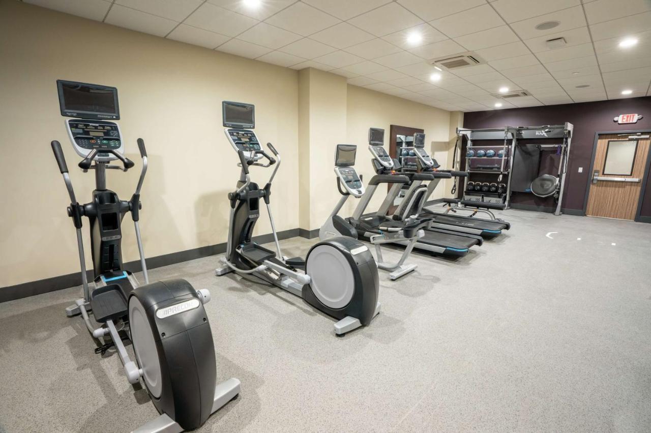 Hilton Garden Inn Wichita Downtown, Ks Экстерьер фото