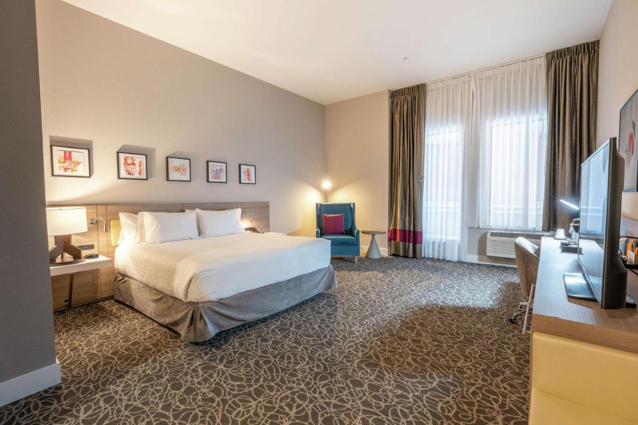Hilton Garden Inn Wichita Downtown, Ks Экстерьер фото