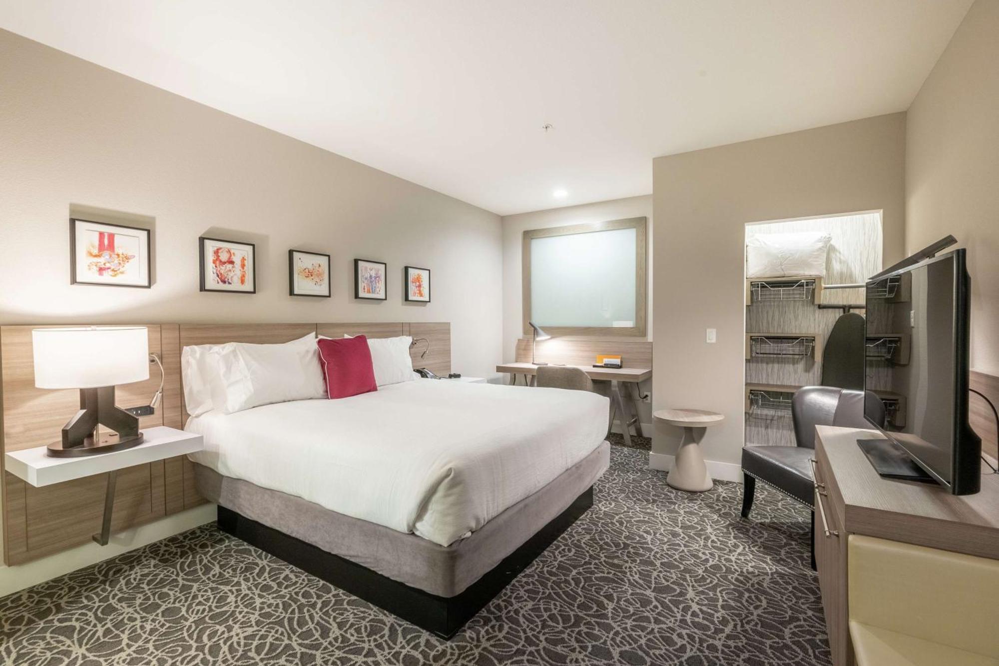 Hilton Garden Inn Wichita Downtown, Ks Экстерьер фото