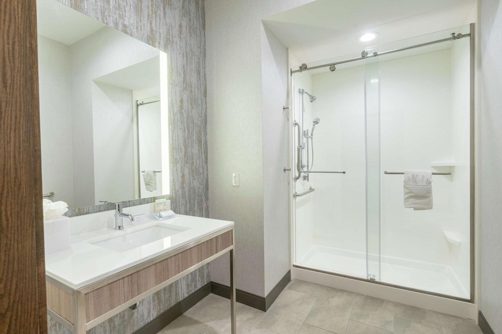 Hilton Garden Inn Wichita Downtown, Ks Экстерьер фото
