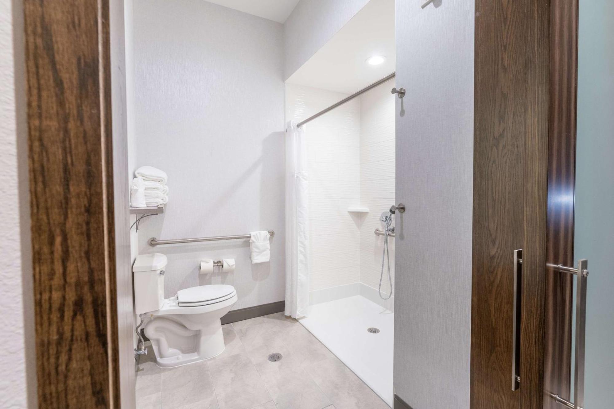 Hilton Garden Inn Wichita Downtown, Ks Экстерьер фото